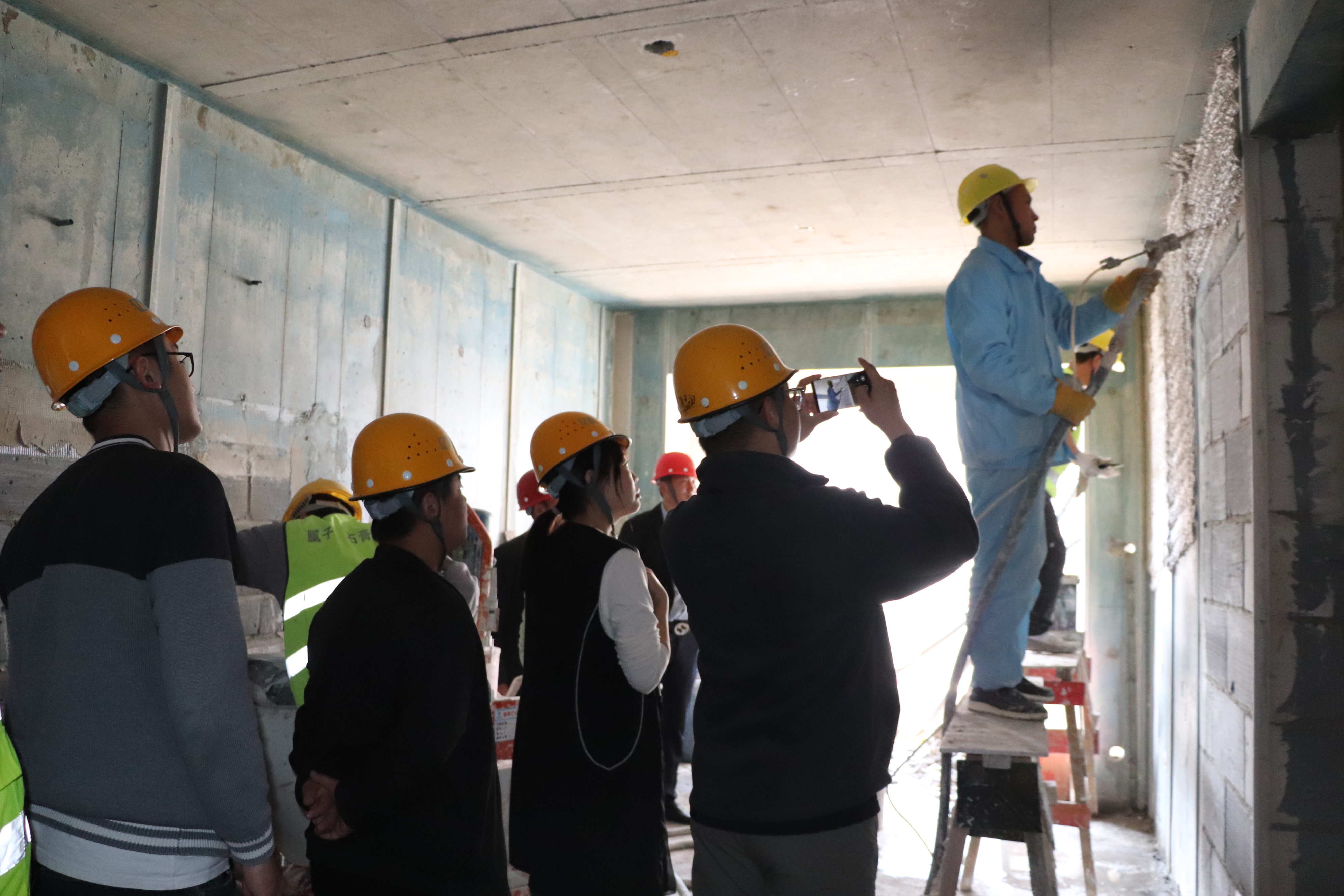 亿联建设机械喷浆抹灰